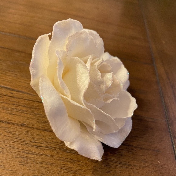 Glitter Edge Flower Hair Clip - Picture 2 of 6